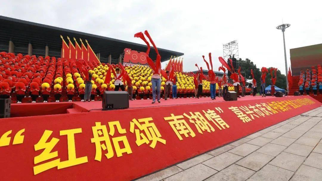 白海林参加指导阿右旗委常委班子主题教育专题民主生活会